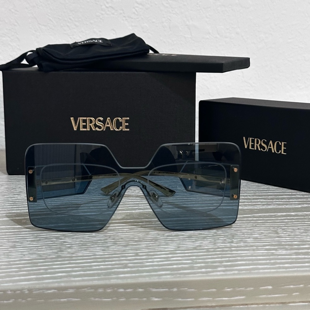 New! Versace Square Blue Shields Sunglasses - Blue - Picture 3 of 11